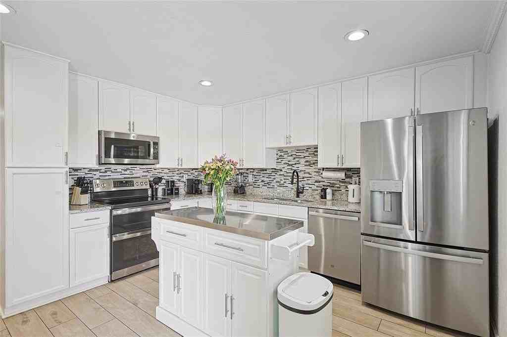 5632 Terry St - Photo 7 of 29