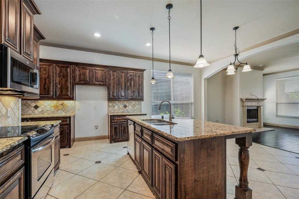 16324 Toledo Bend Ct - Photo 5 of 20