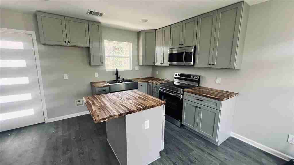 1623A Seley Ave - Photo 2 of 10