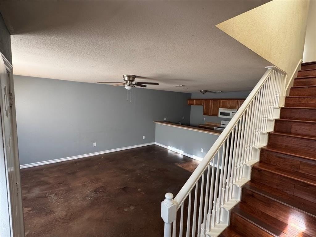 7731 Stanley Ct - Photo 2 of 11