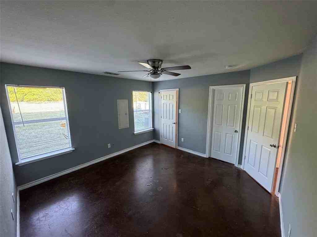 7731 Stanley Ct - Photo 4 of 11