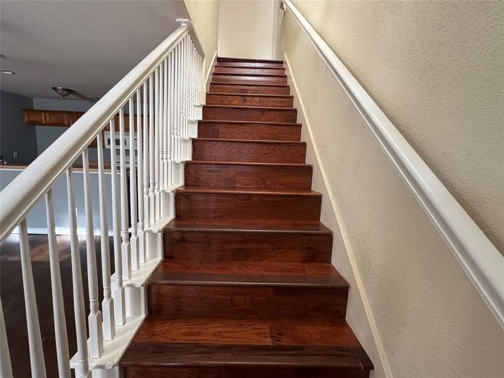7731 Stanley Ct - Photo 5 of 11