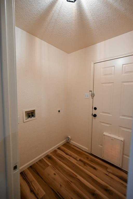 3201 S Garland St - Photo 4 of 20