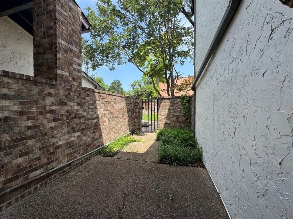 9106 Emberglow Ln - Photo 2 of 23