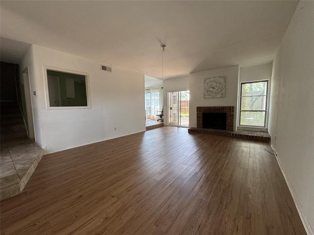 9106 Emberglow Ln - Photo 4 of 23
