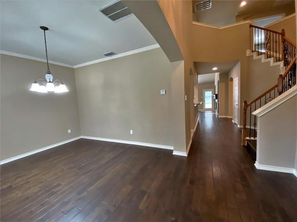 7701 Mapleridge Dr - Photo 5 of 23