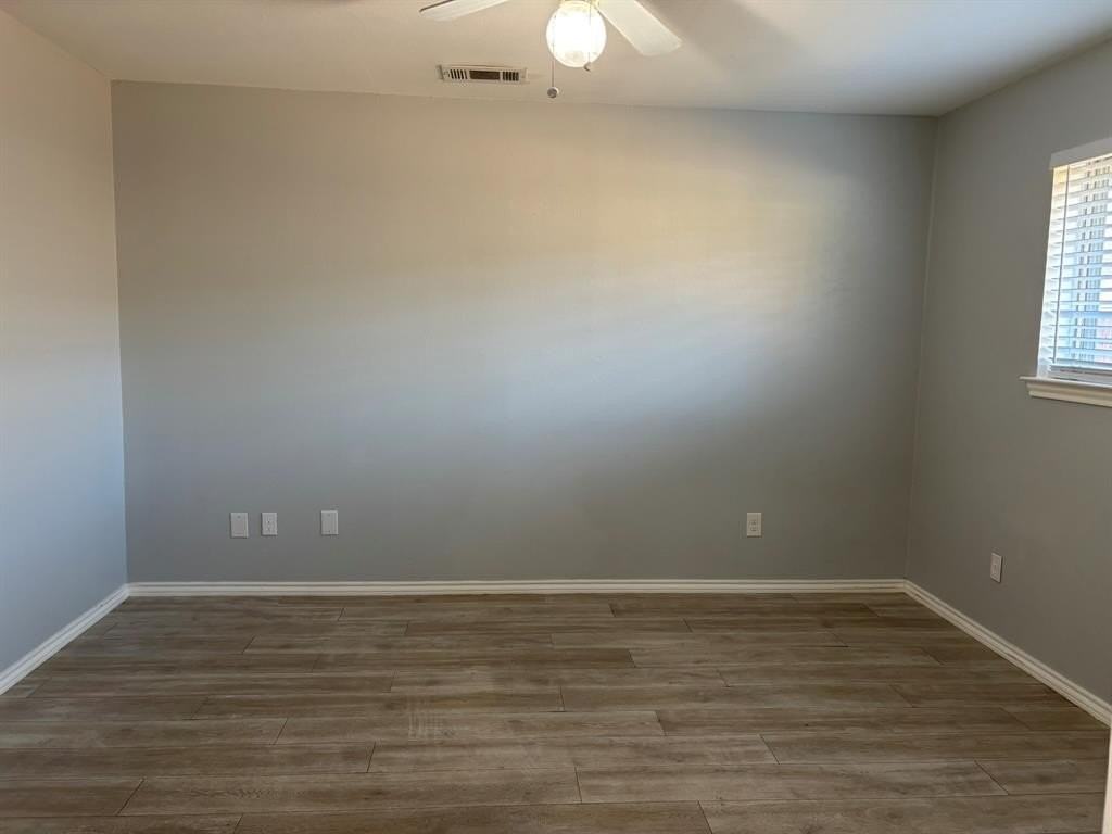 2810 Clear Springs Dr - Photo 5 of 23