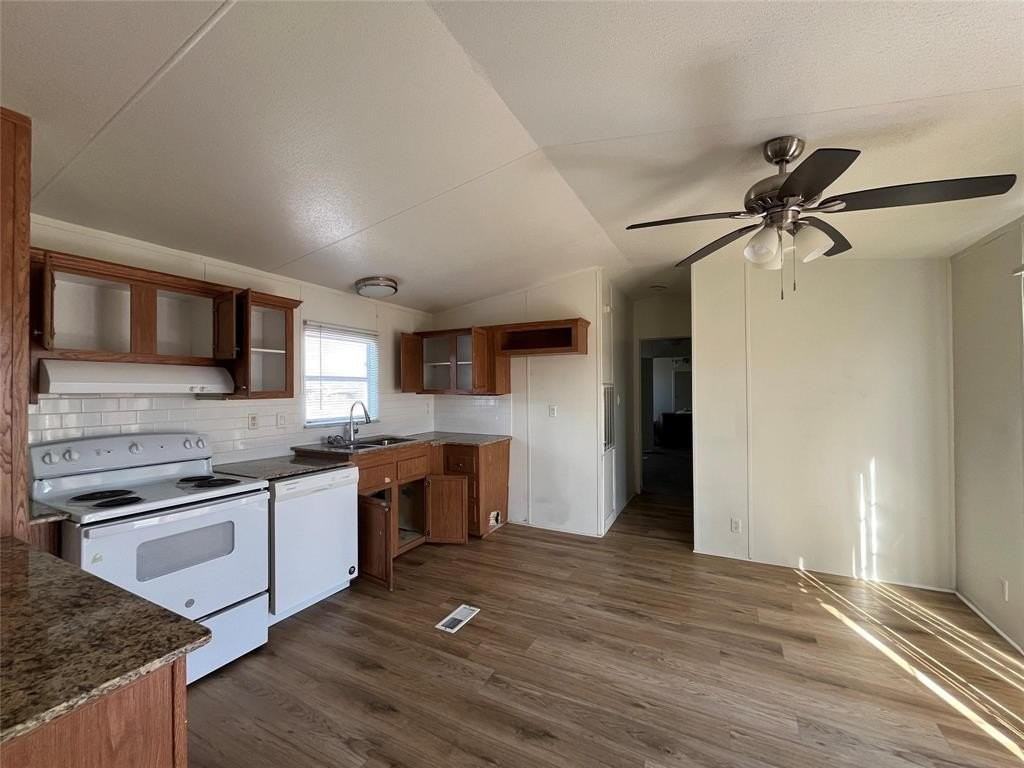 8514 County Road 623 - Photo 7 of 16