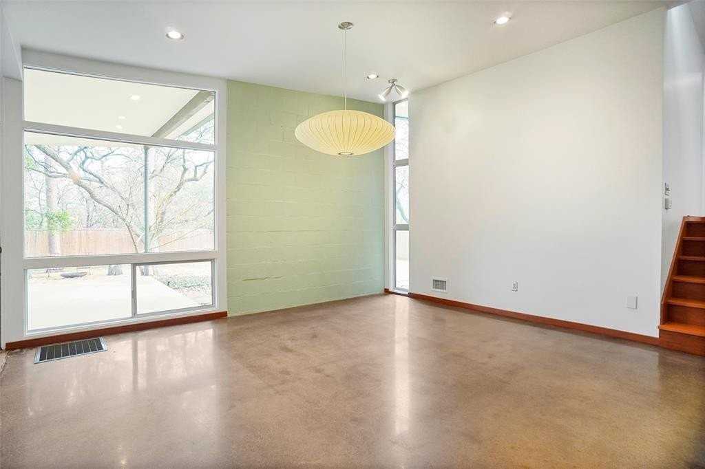1403 Kendolph Dr - Photo 5 of 29