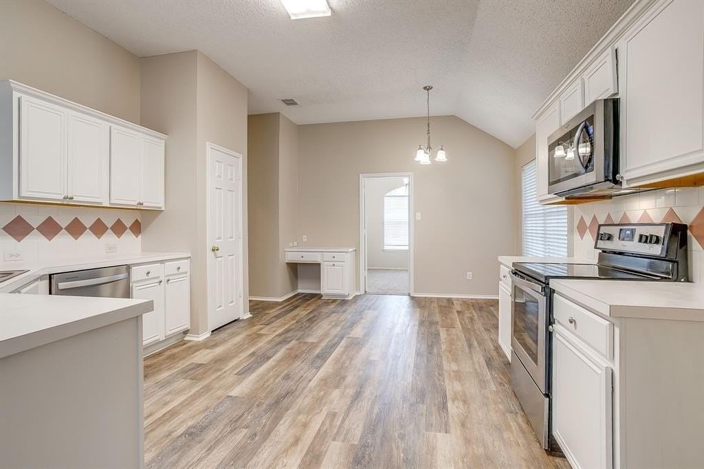 8136 Zion Trl - Photo 7 of 30