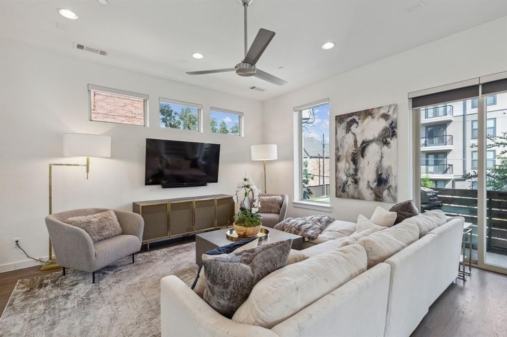 5015 Manett St #101 - Photo 5 of 25