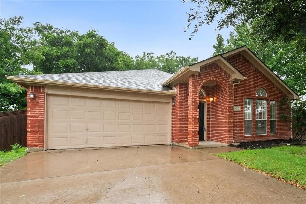 1627 Wintercrest Rd - Photo 4 of 29