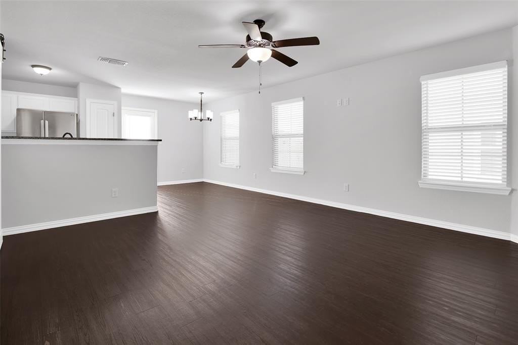 218 W Lake St - Photo 2 of 15