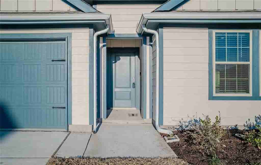 11168 E Chase Ln - Photo 4 of 38