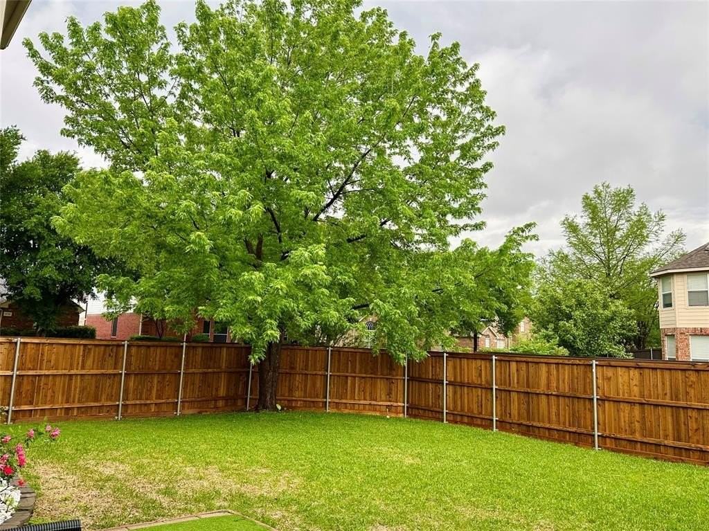 3633 Dripping Springs Dr - Photo 2 of 15