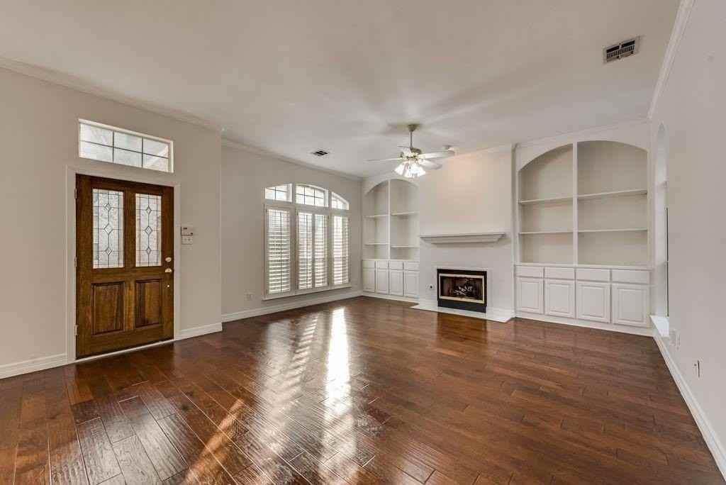 5844 Oram St - Photo 6 of 25