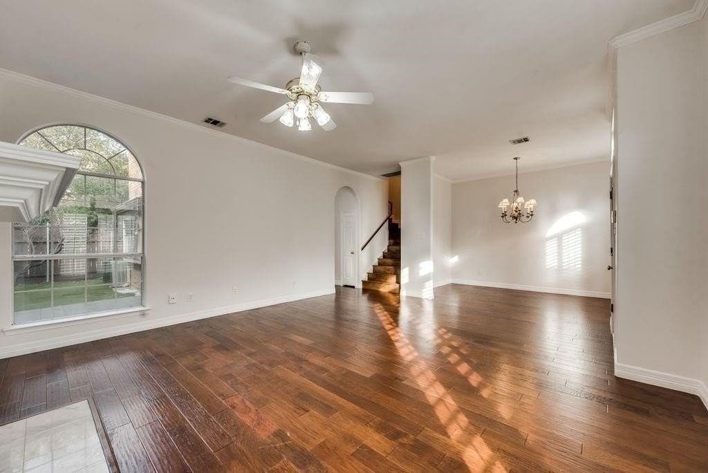 5844 Oram St - Photo 7 of 25