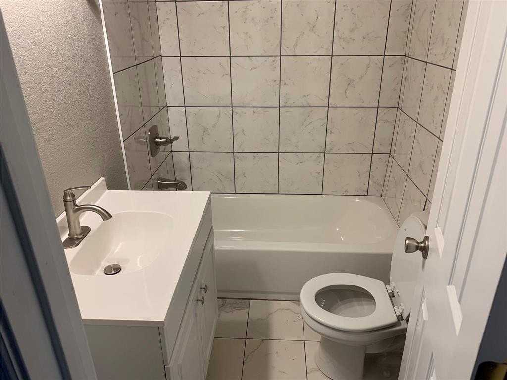 791 W Long St - Photo 6 of 10
