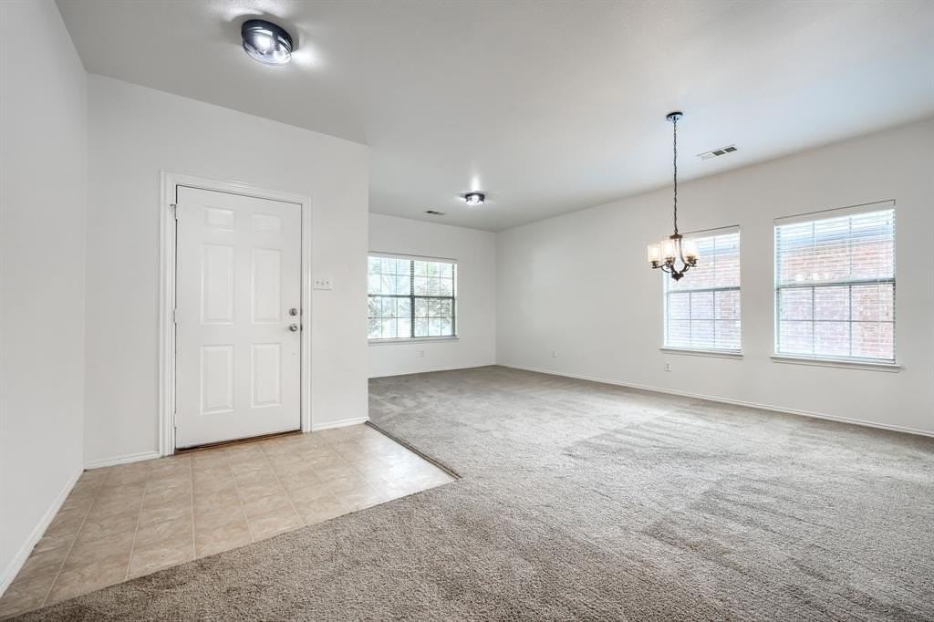3121 Grant St - Photo 6 of 35
