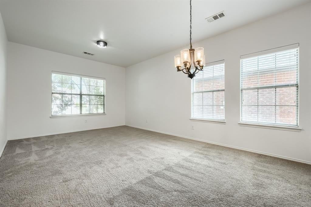 3121 Grant St - Photo 7 of 35