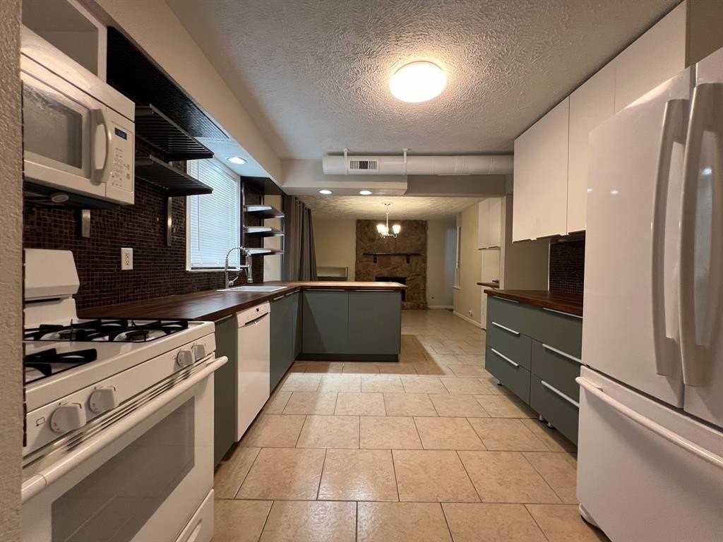 344 S Shore Pl - Photo 7 of 38