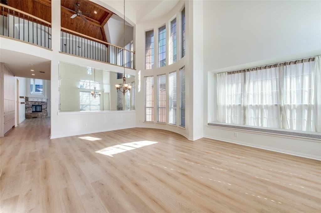 2344 Chenault Dr - Photo 4 of 39
