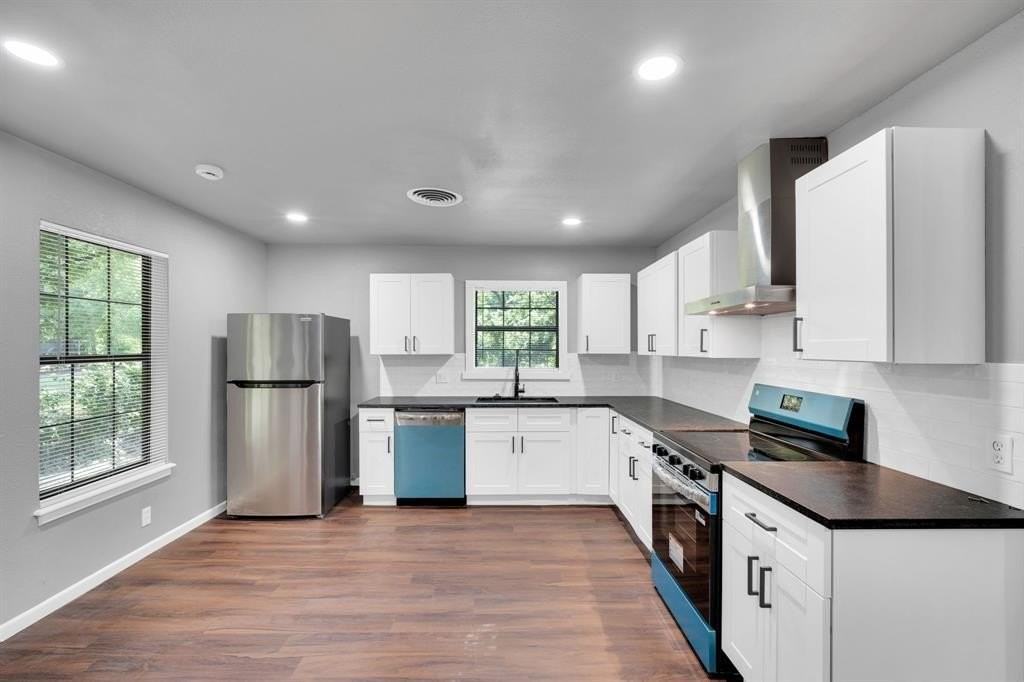 772 Fernwood St - Photo 4 of 14