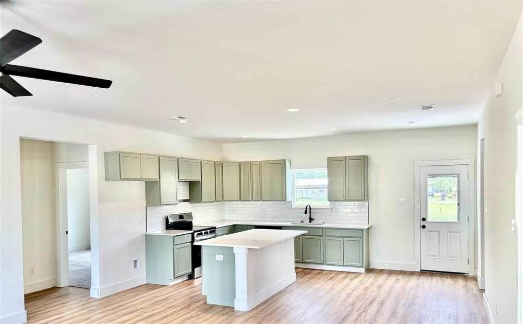 104 Magnolia St - Photo 4 of 7
