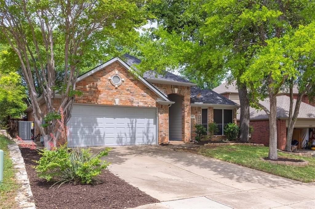 2405 Pinehurst Ct - Photo 2 of 39