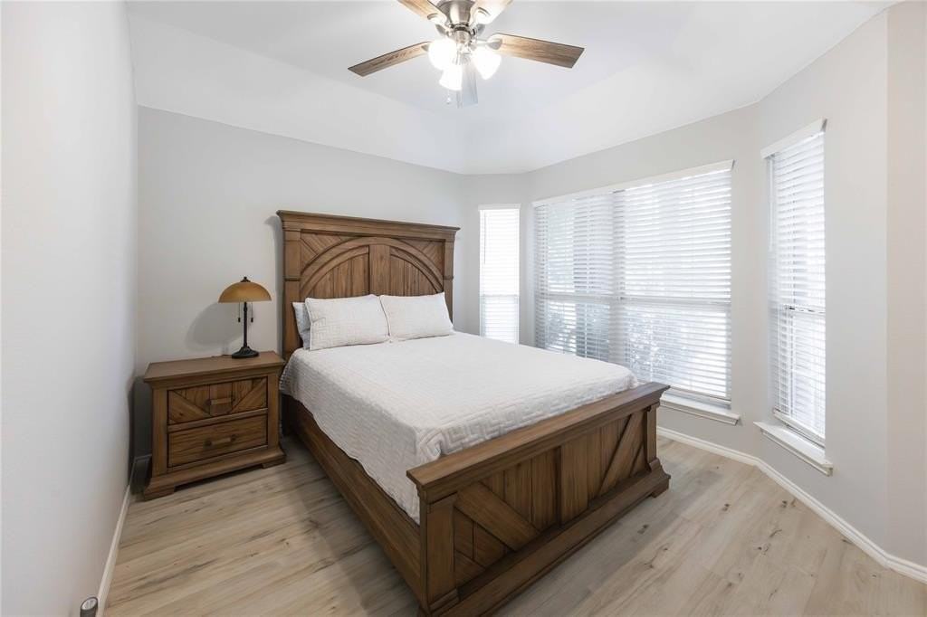 2405 Pinehurst Ct - Photo 5 of 39