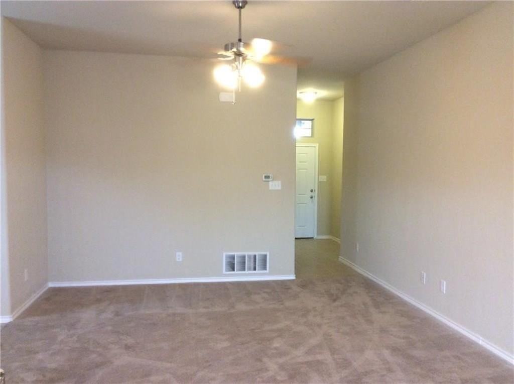 2824 Stonewall Ln - Photo 4 of 14