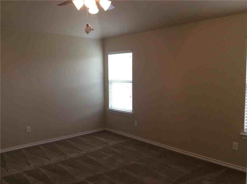 2824 Stonewall Ln - Photo 6 of 14