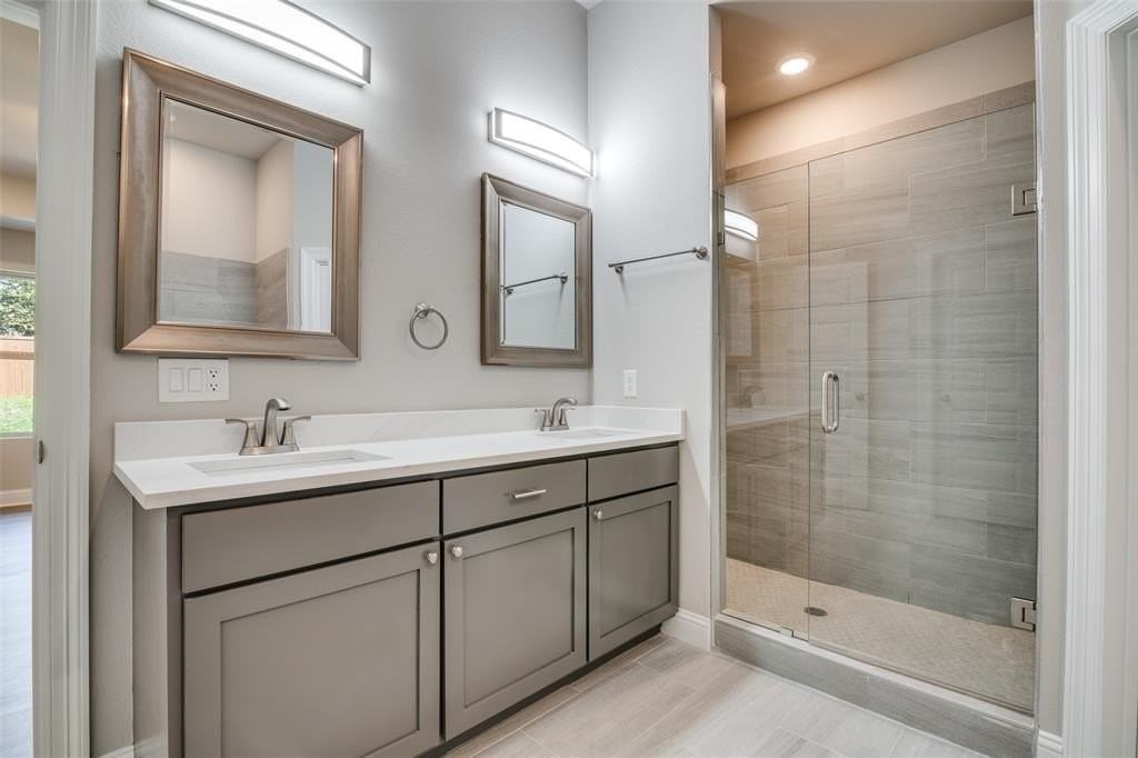 2800 Rodeo Dr - Photo 5 of 12