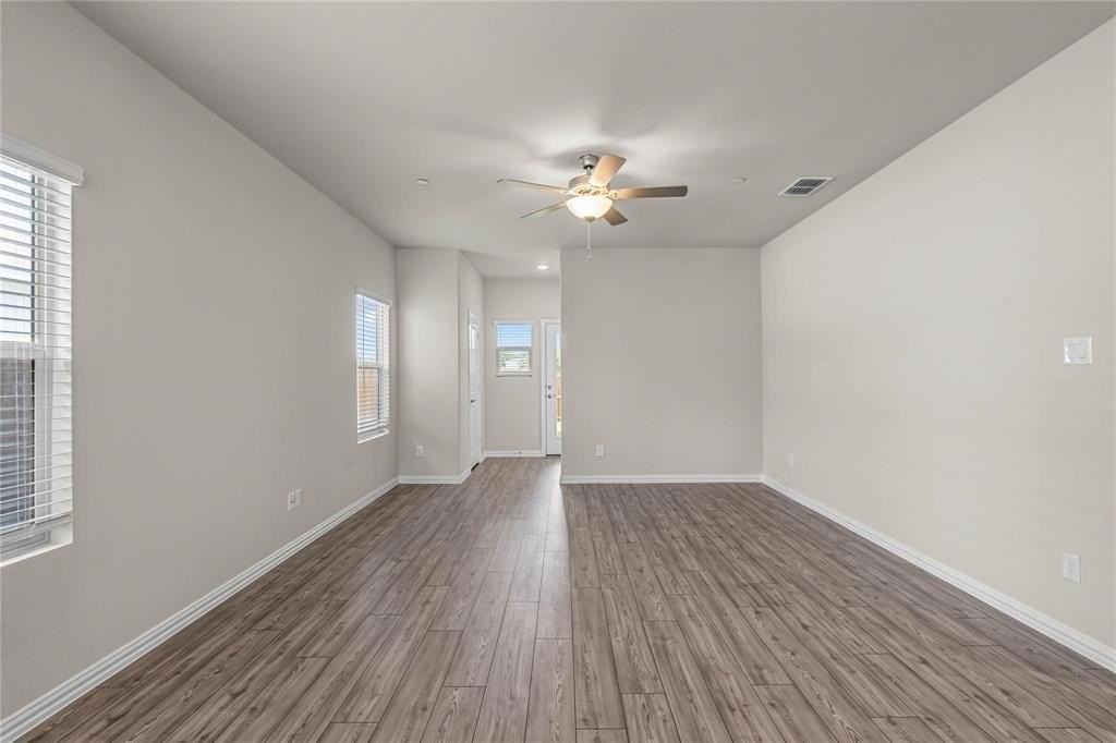 210 Monarch Way - Photo 3 of 18