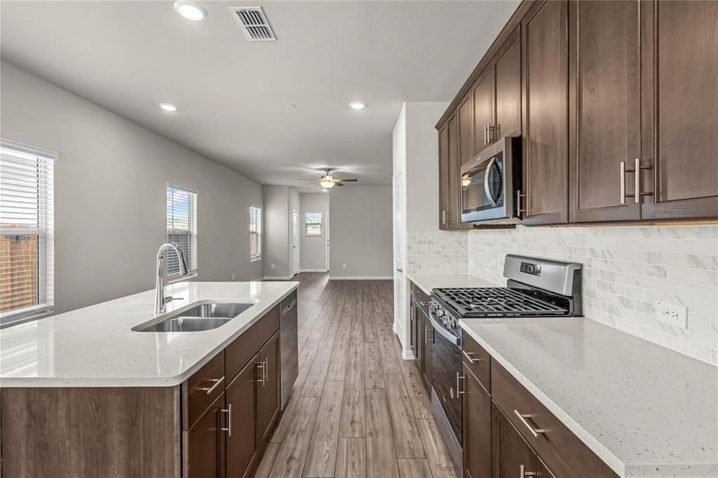210 Monarch Way - Photo 6 of 18