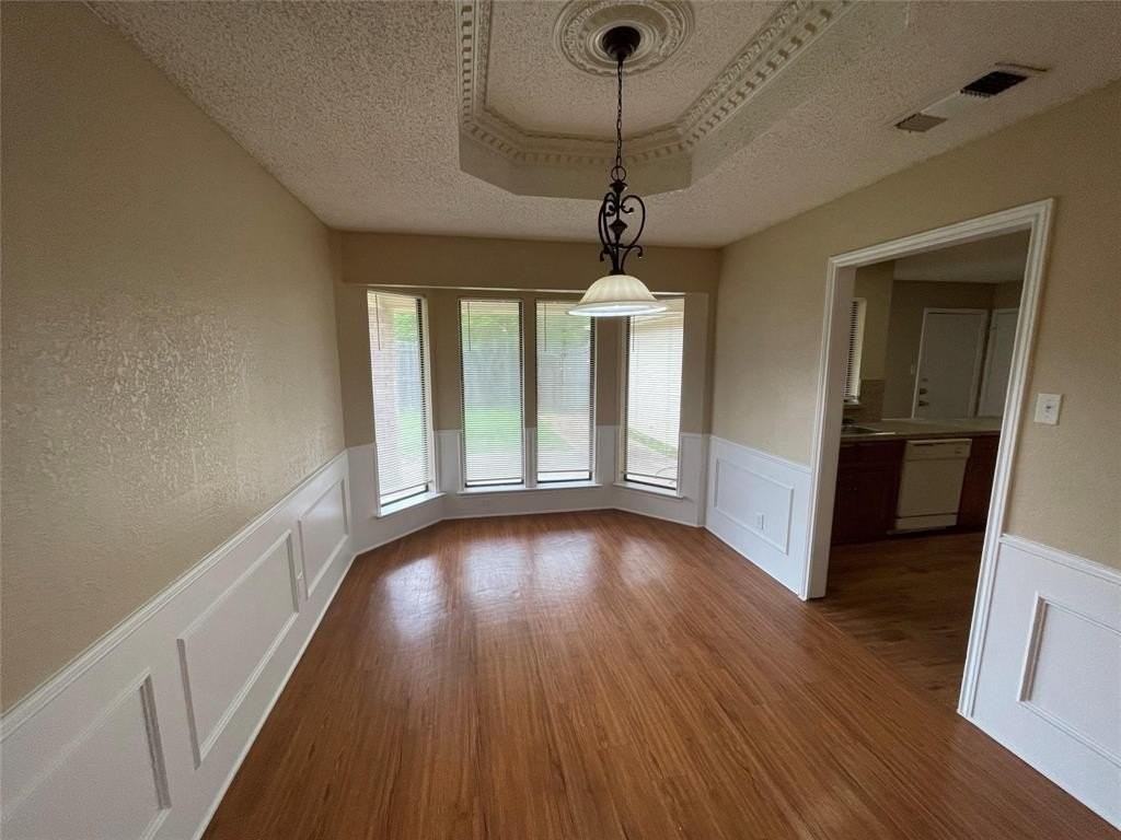407 Hillcroft Cir - Photo 4 of 11