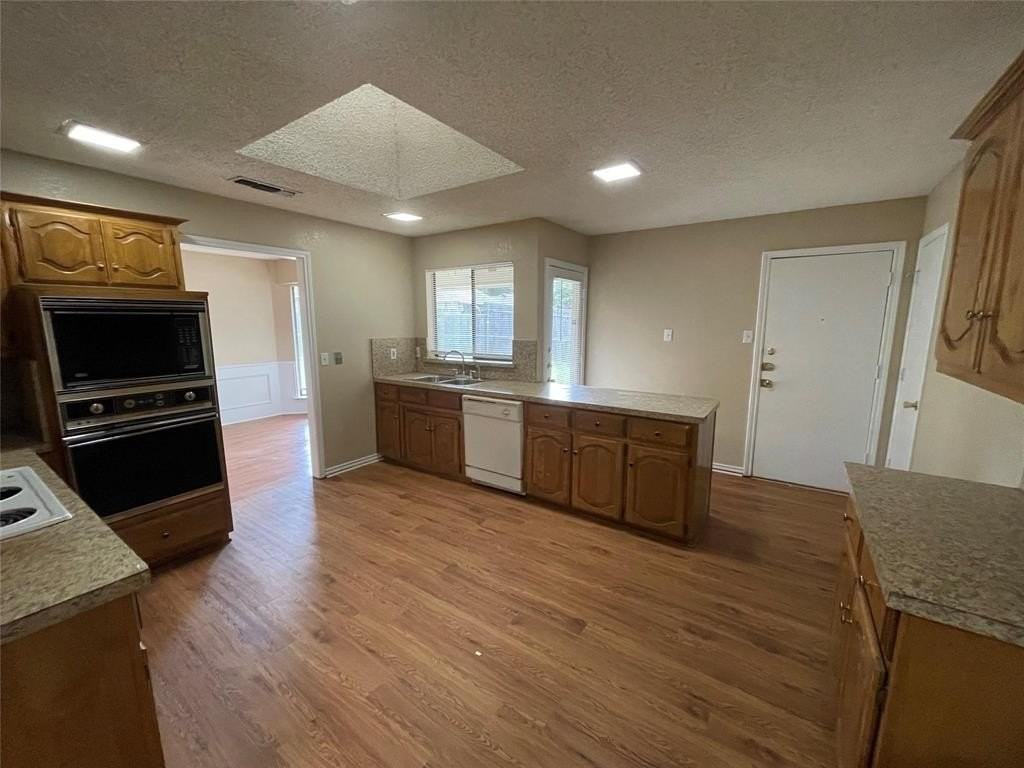 407 Hillcroft Cir - Photo 7 of 11