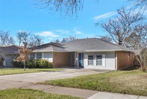 featured image of 331 Merribrook Trl