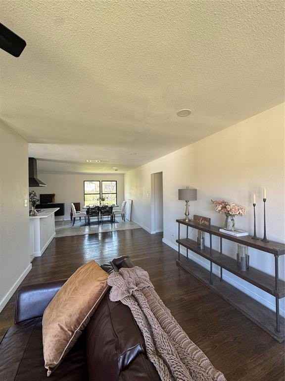 2622 Wynnewood Dr - Photo 4 of 23