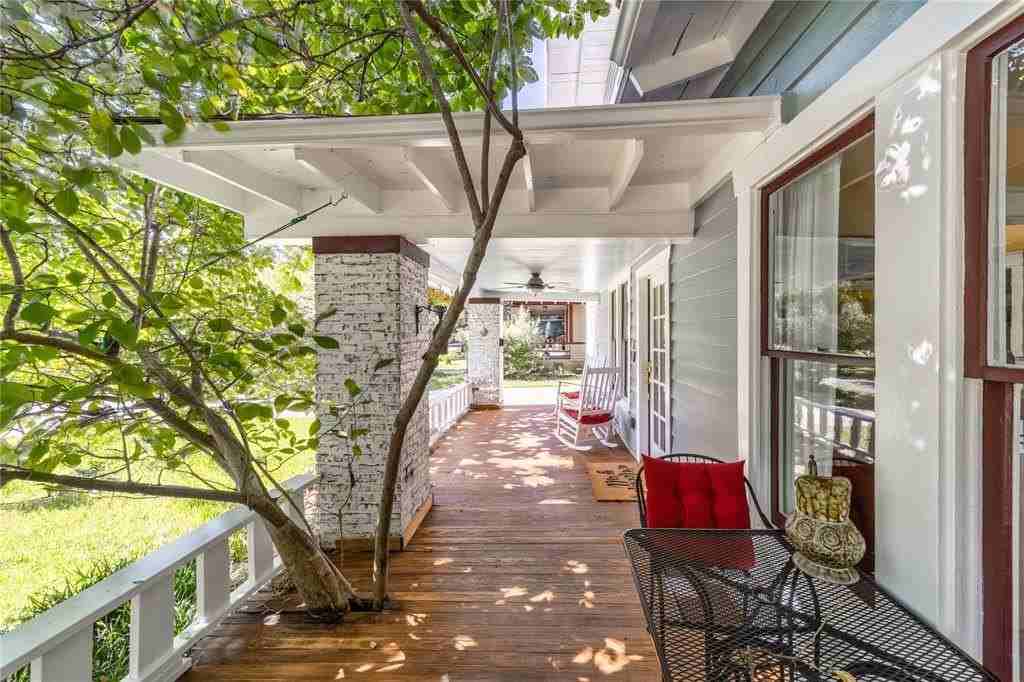 215 S Montclair Ave - Photo 3 of 26