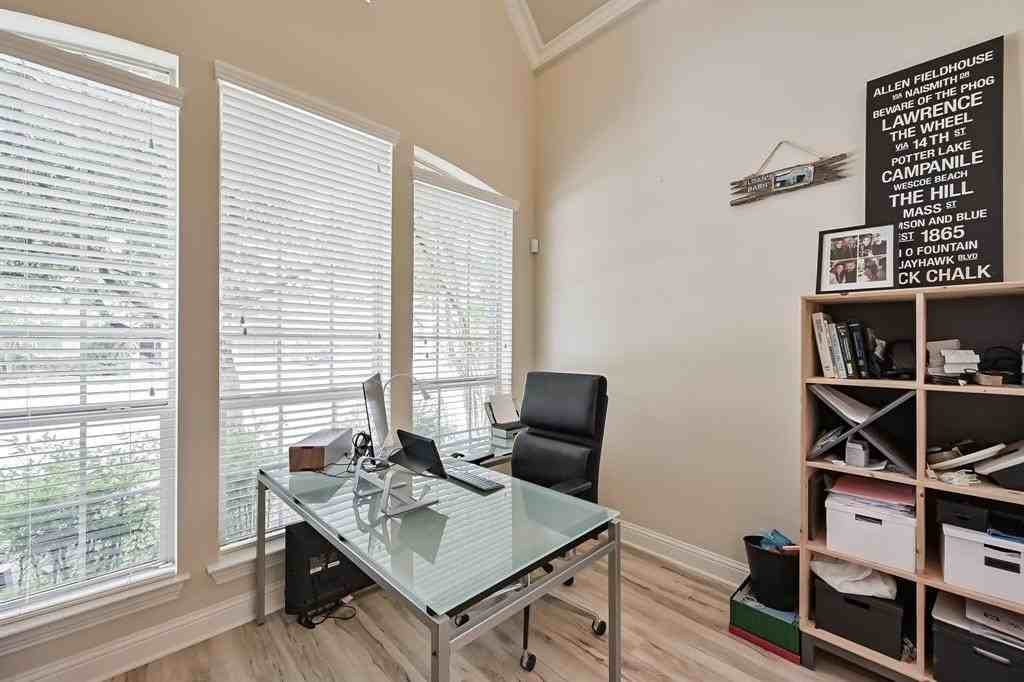 8321 Inverness - Photo 7 of 39