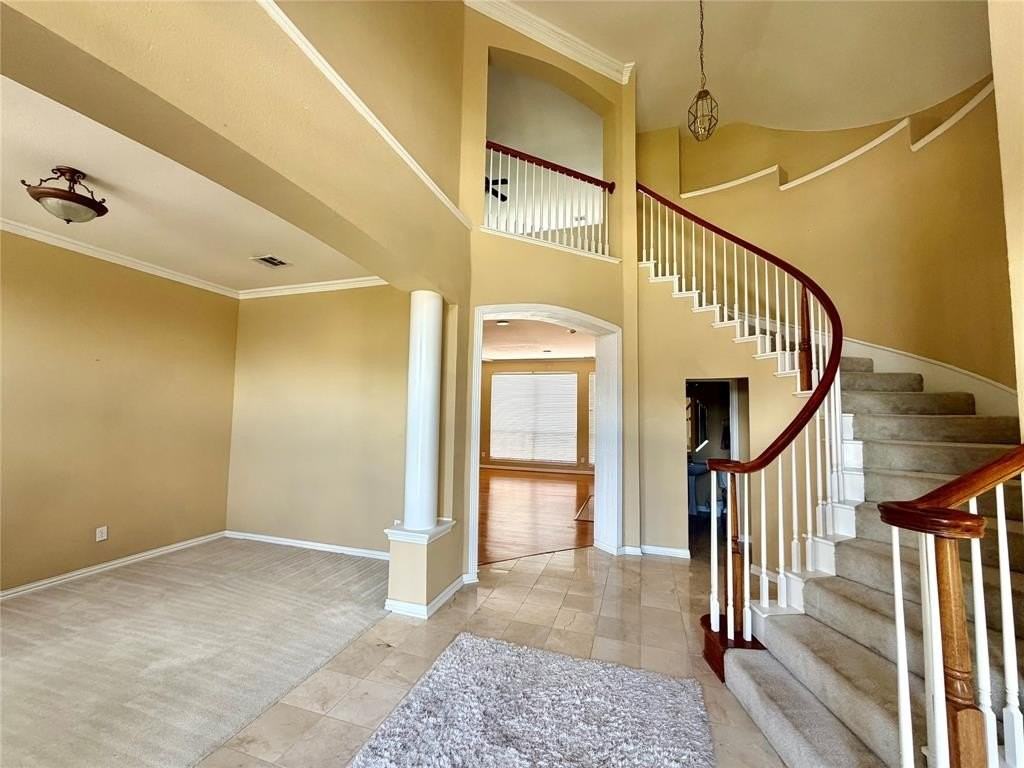 525 Salisbury Dr - Photo 3 of 38