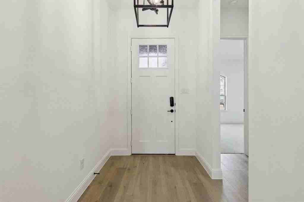5405 Bardwell Dr - Photo 4 of 22