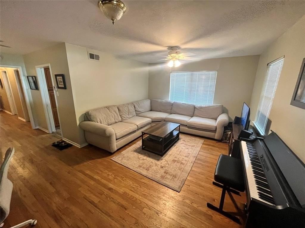 414 Marietta St - Photo 3 of 15