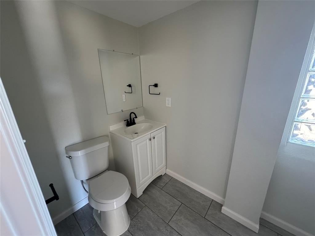 2402 S 20th St - Photo 5 of 12