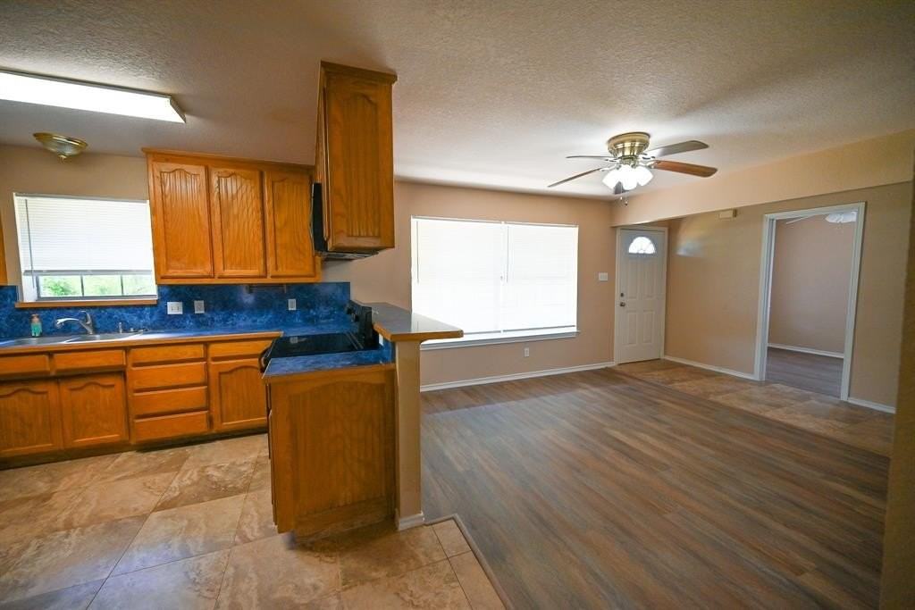 860 County Road 4270 - Photo 6 of 16