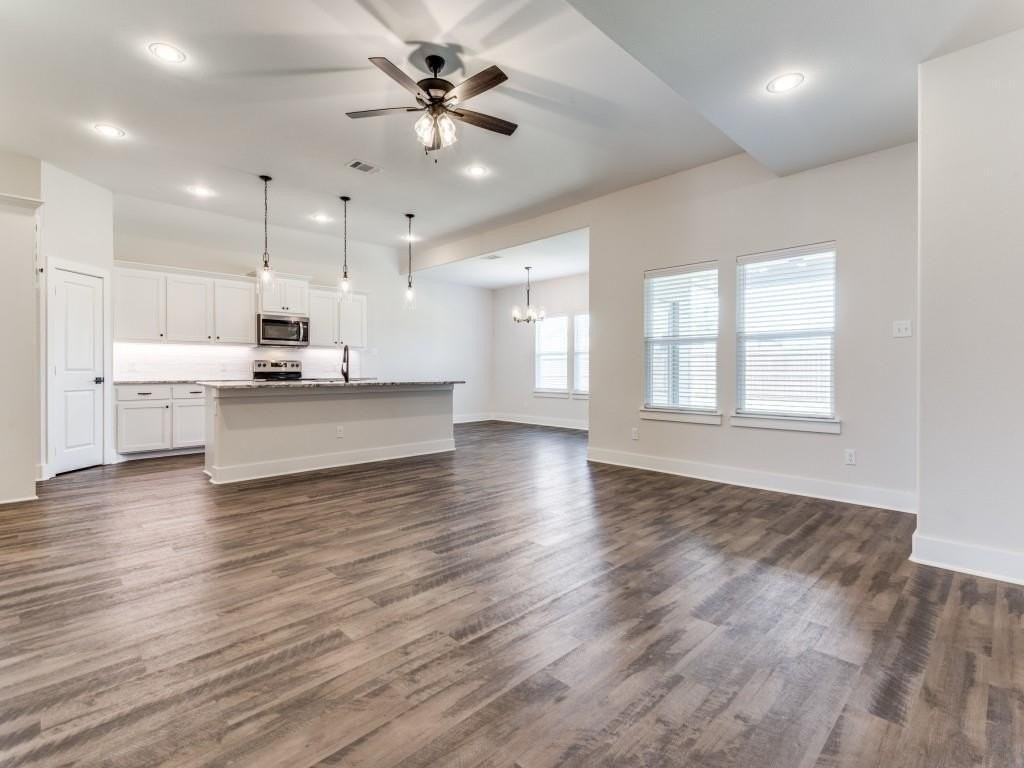504 Ellis Place Dr - Photo 6 of 30