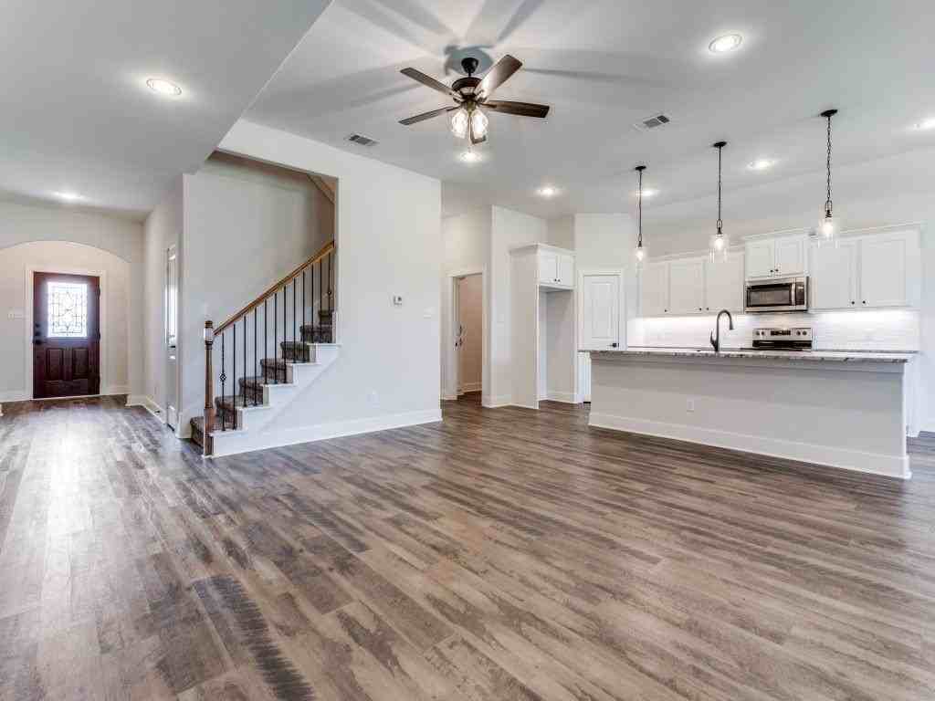 504 Ellis Place Dr - Photo 7 of 30