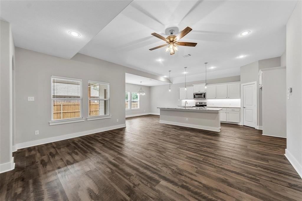 505 Ellis Place Dr - Photo 5 of 40