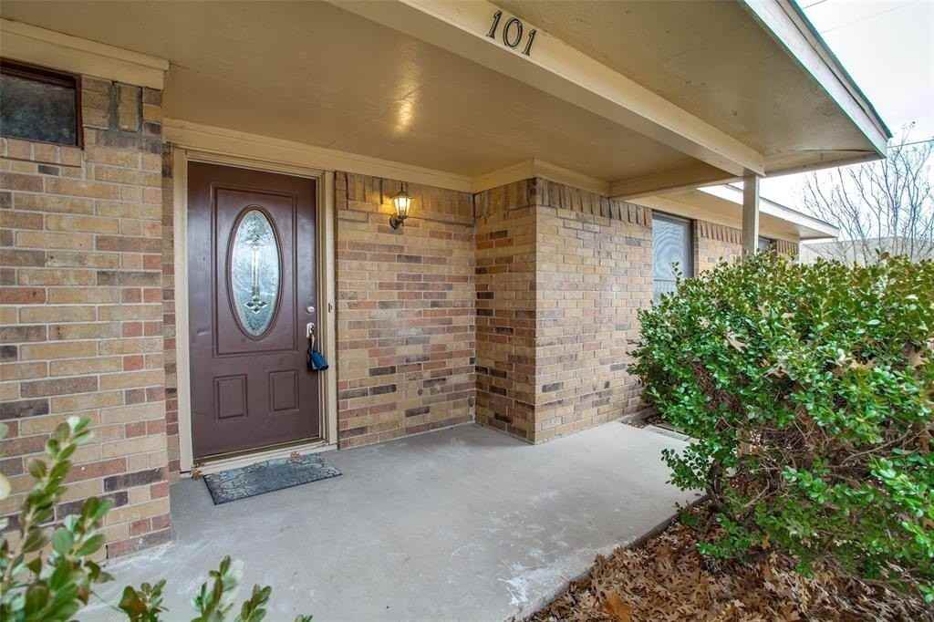101 Teakwood Dr - Photo 3 of 26